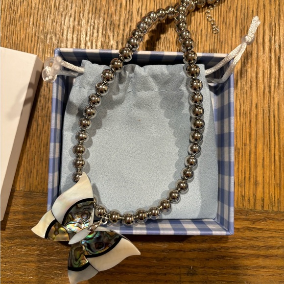 BRAND NEW SAGE VINTAGE ABALONE BUTTERFLY NECKLACE - Picture 5 of 6